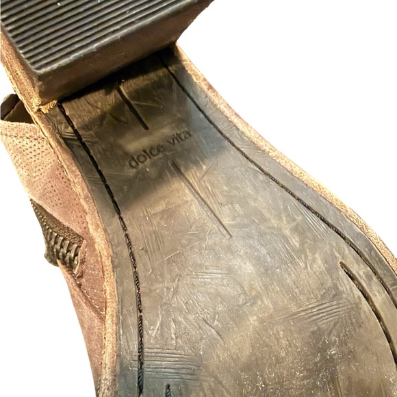 Dolce Vita Peep Toe Booties Suede Taupe Ankle Boots Buckle Strap Size 9.5 Boho - Picture 2 of 8